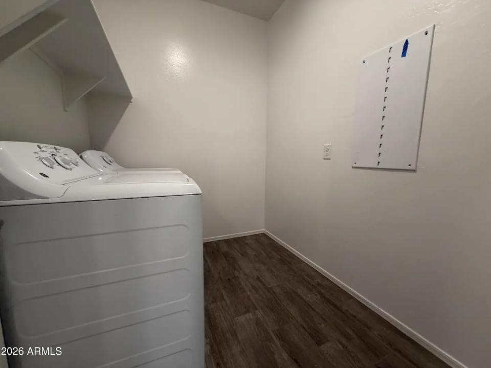 Real Estate Picture 7