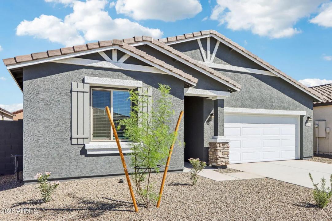 Real Estate Picture 3