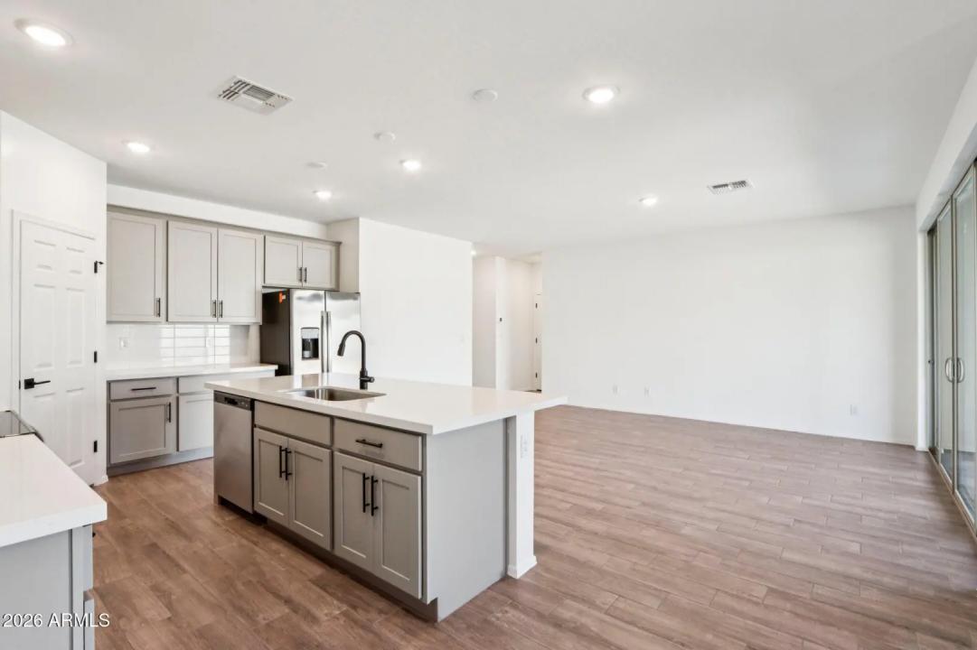 Real Estate Picture 8