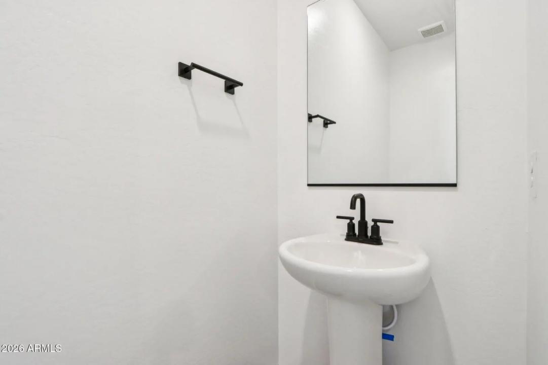 Real Estate Picture 18