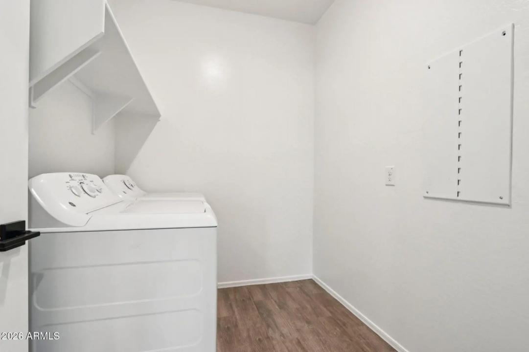 Real Estate Picture 19