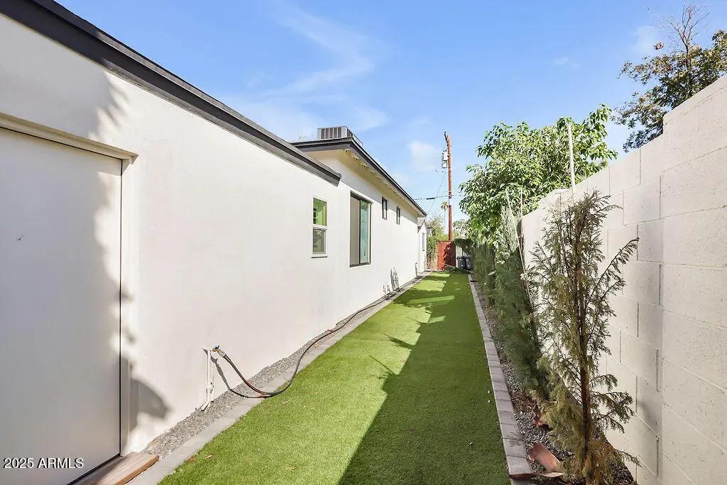 Real Estate Picture 28