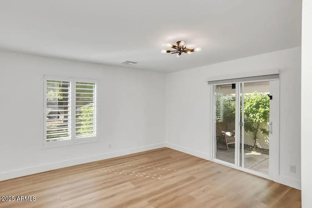 Real Estate Picture 18