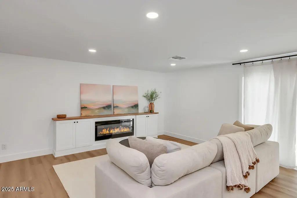Real Estate Picture 8