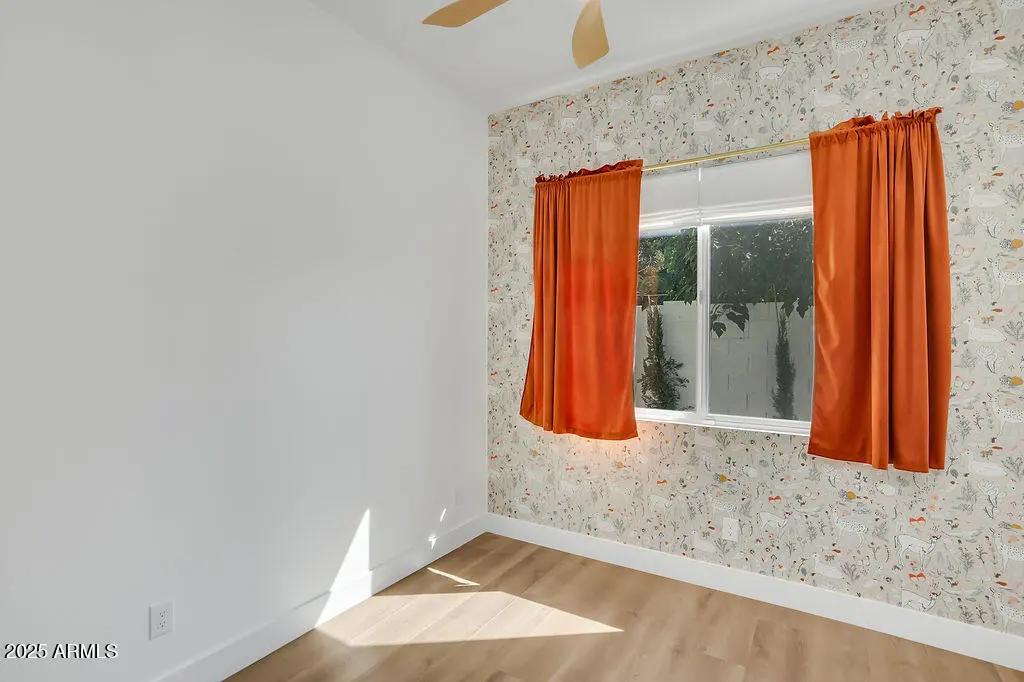 Real Estate Picture 16