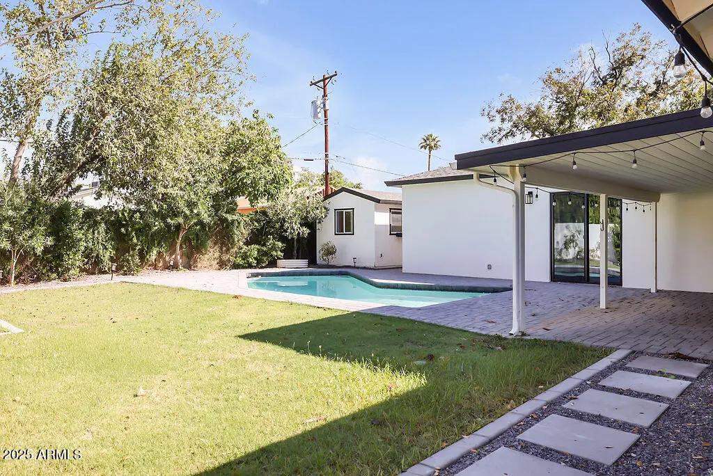 Real Estate Picture 23