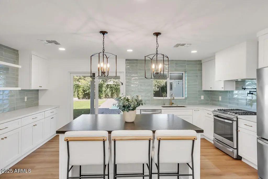 Real Estate Picture 5
