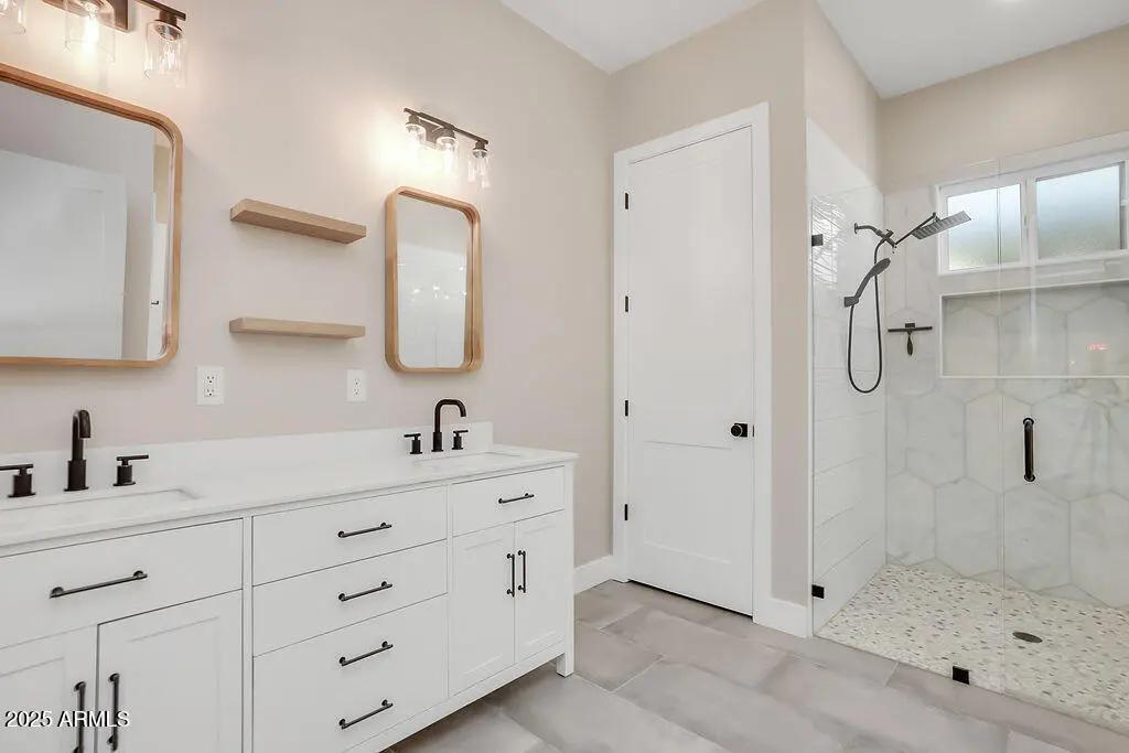 Real Estate Picture 13