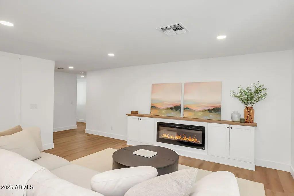 Real Estate Picture 7