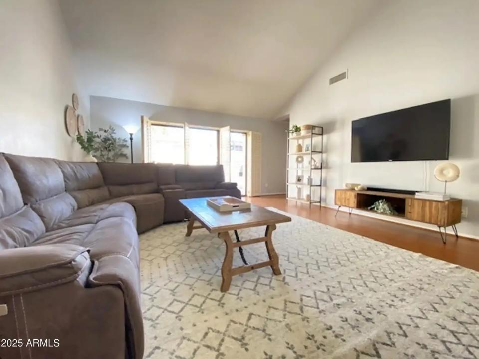 Real Estate Picture 7