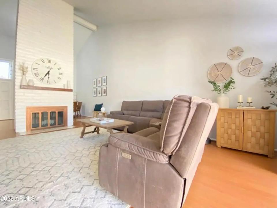 Real Estate Picture 9