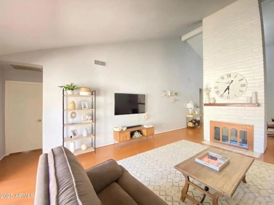 Real Estate Picture 10