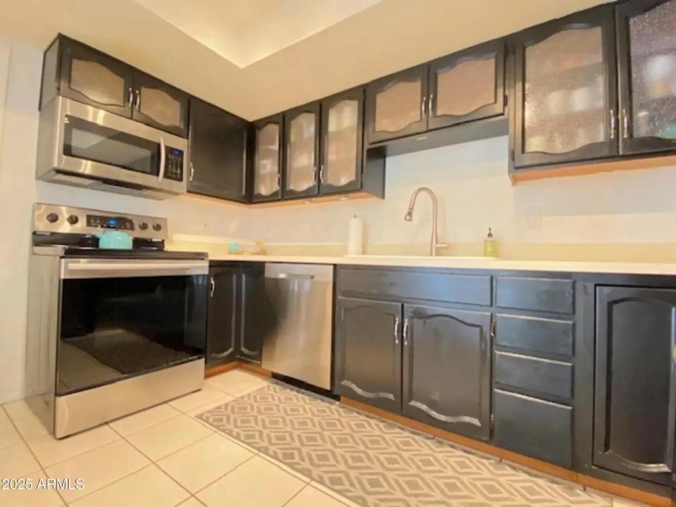 Real Estate Picture 11