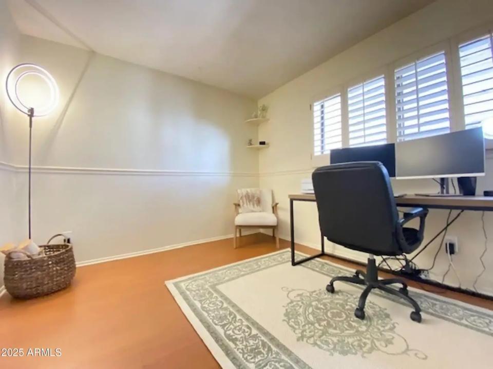 Real Estate Picture 16