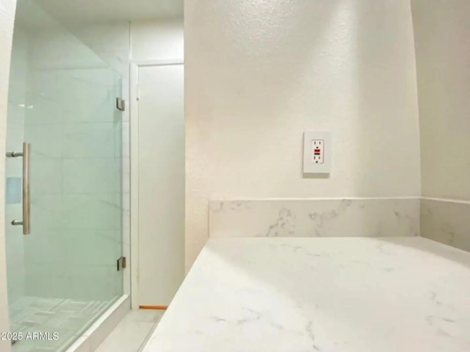 Real Estate Picture 22