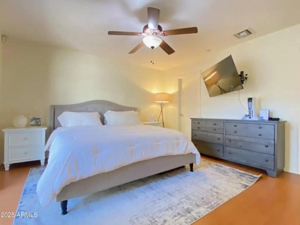 Real Estate Picture 23