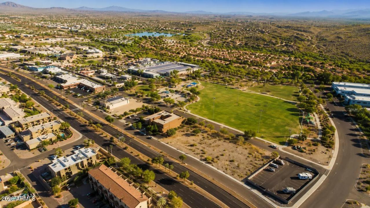 Real Estate Picture 5