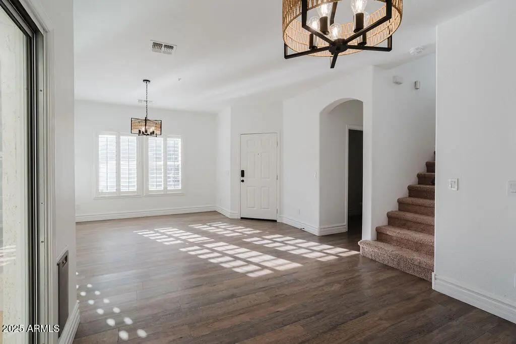 Real Estate Picture 5