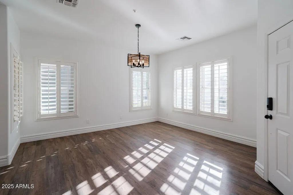 Real Estate Picture 8