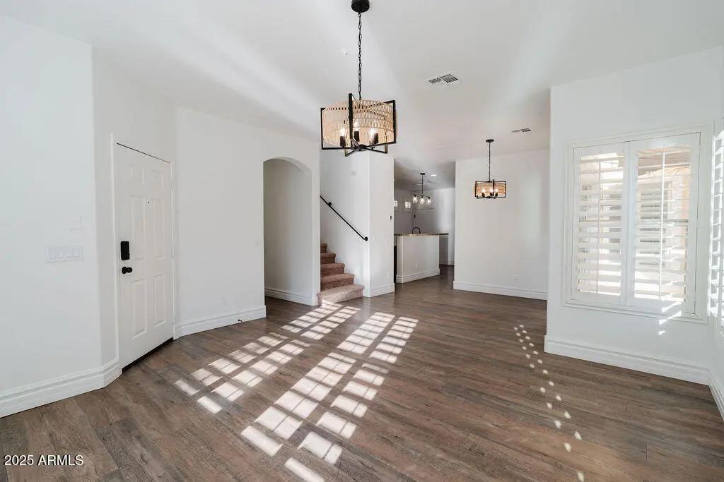 Real Estate Picture 9