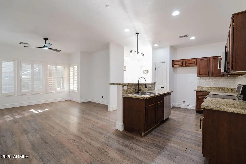 Real Estate Picture 10
