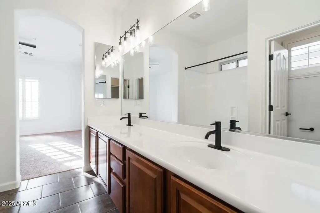 Real Estate Picture 17