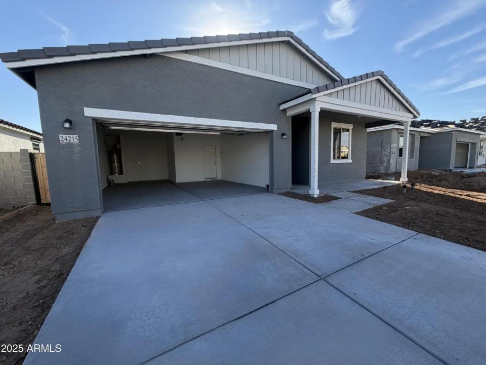 Real Estate Picture 13