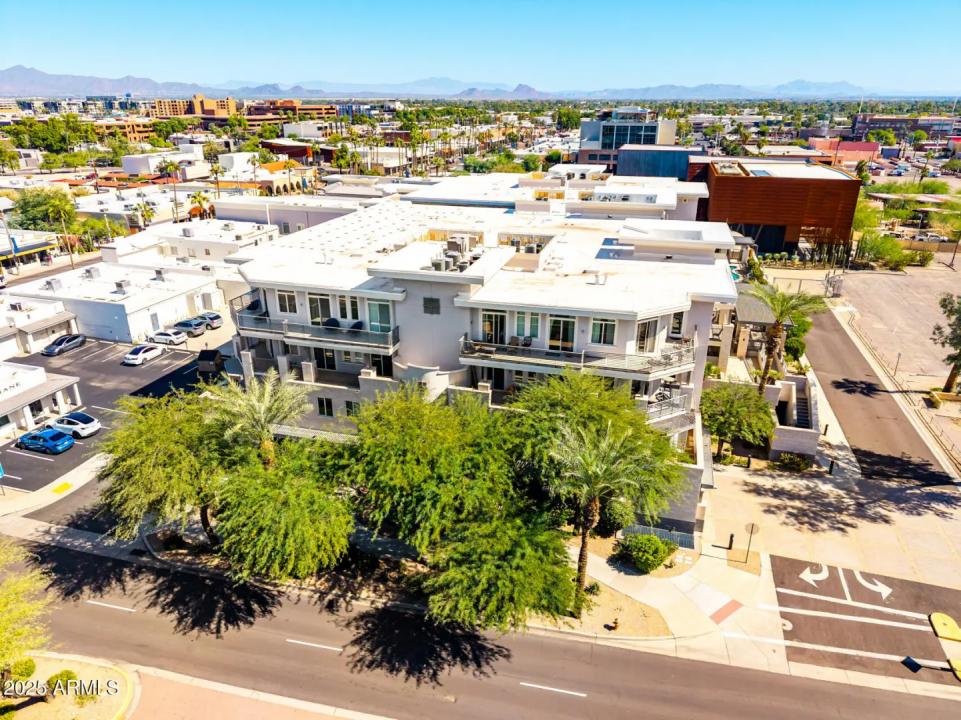 3801 N GOLDWATER Boulevard Unit 302 Scottsdale AZ 85251