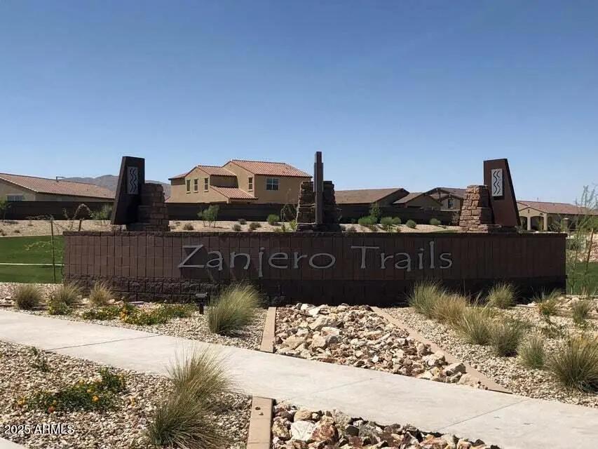 Real Estate Picture 6