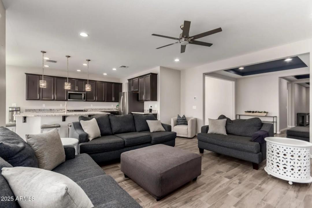 Real Estate Picture 4