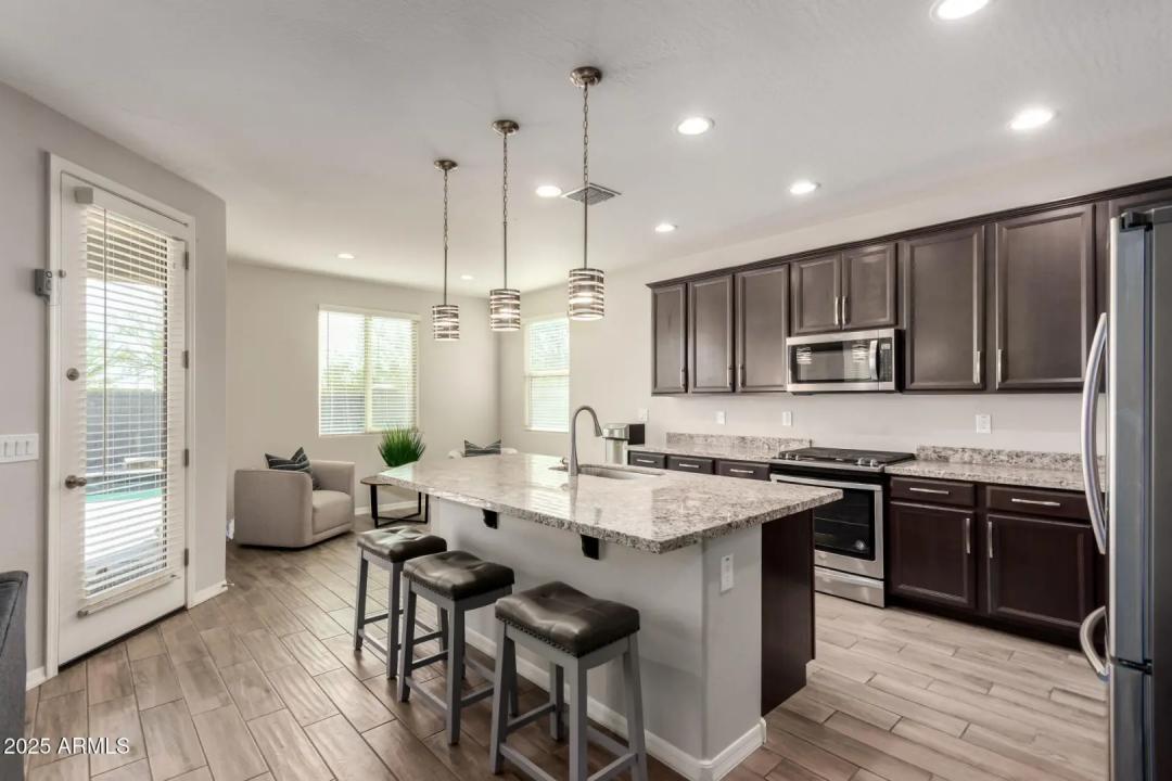 Real Estate Picture 11