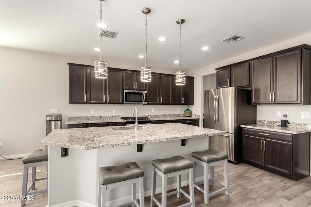 Real Estate Picture 5