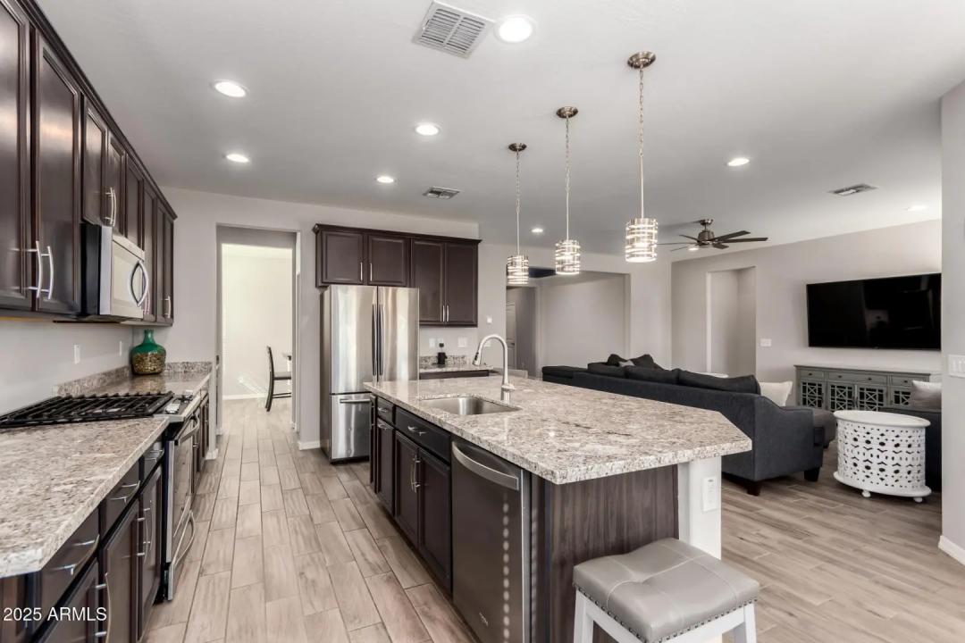 Real Estate Picture 13