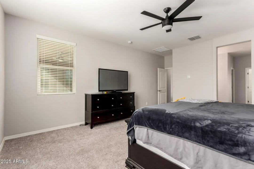 Real Estate Picture 18