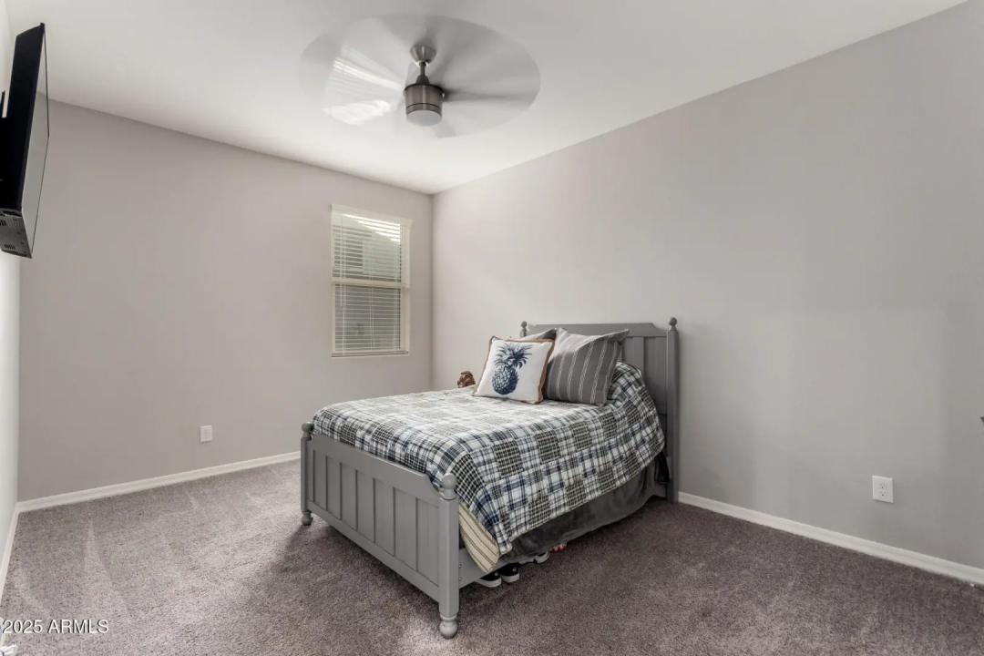 Real Estate Picture 26