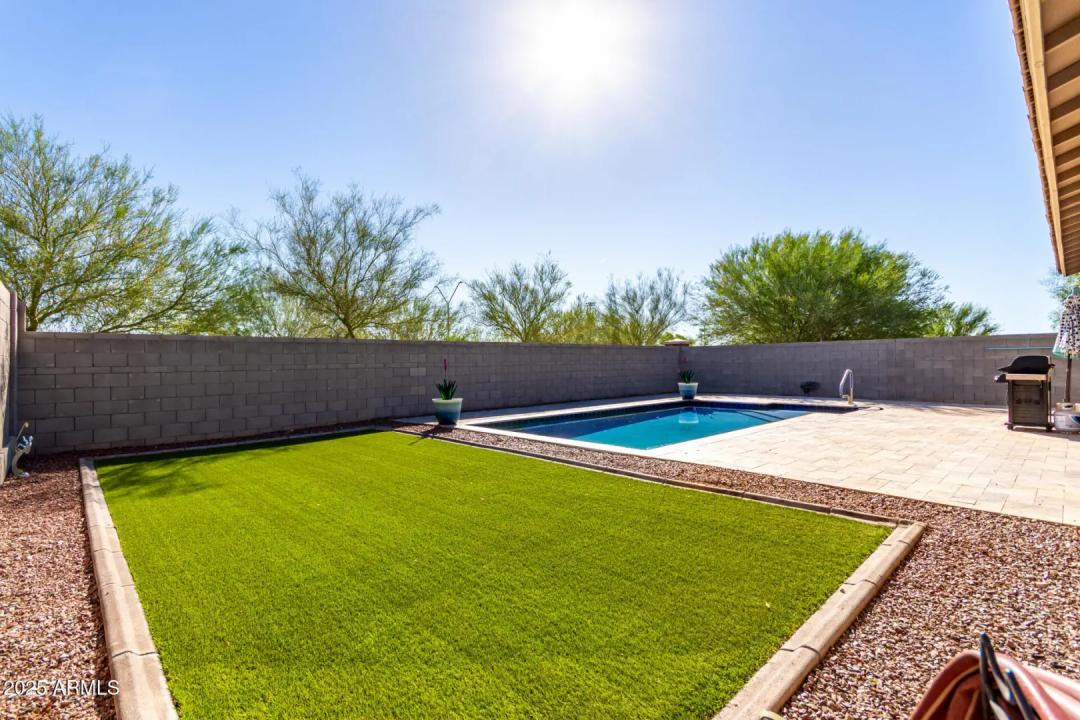 Real Estate Picture 33