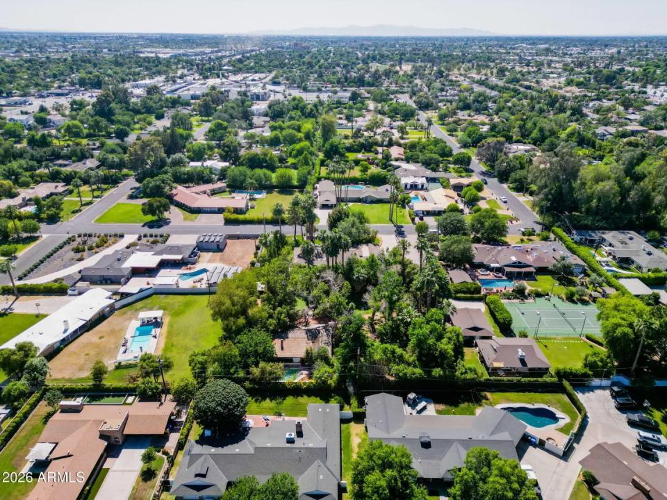 Real Estate Picture 14