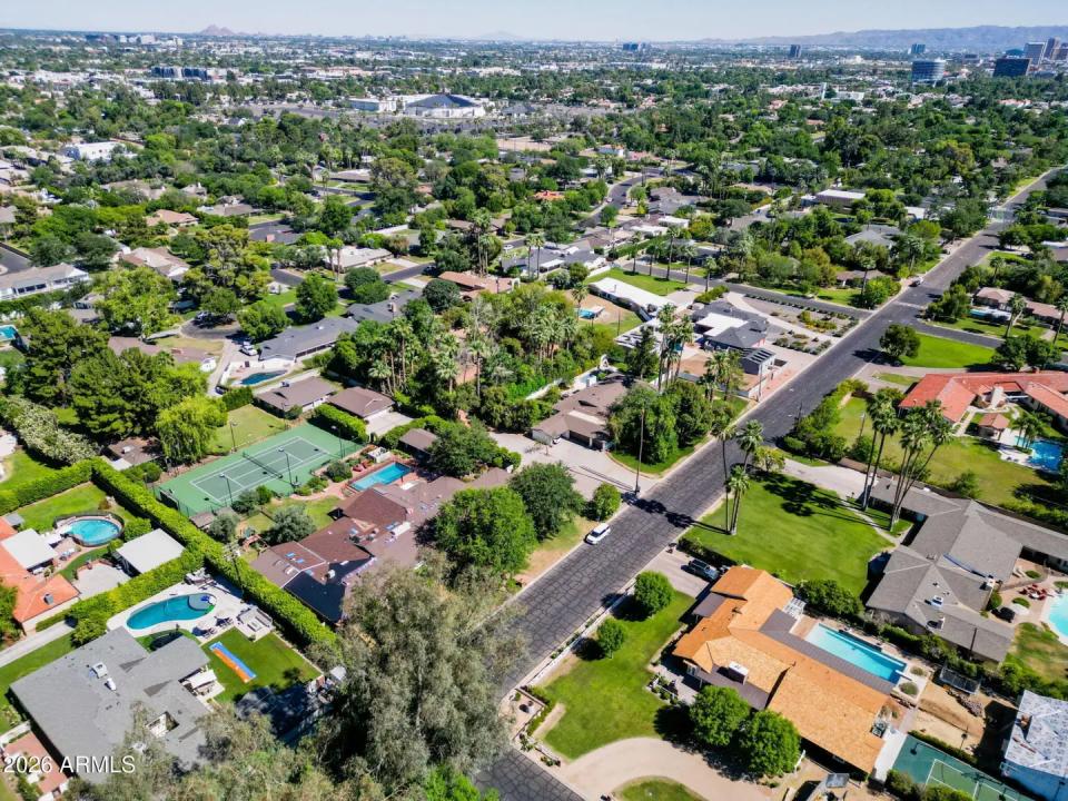 Real Estate Picture 17