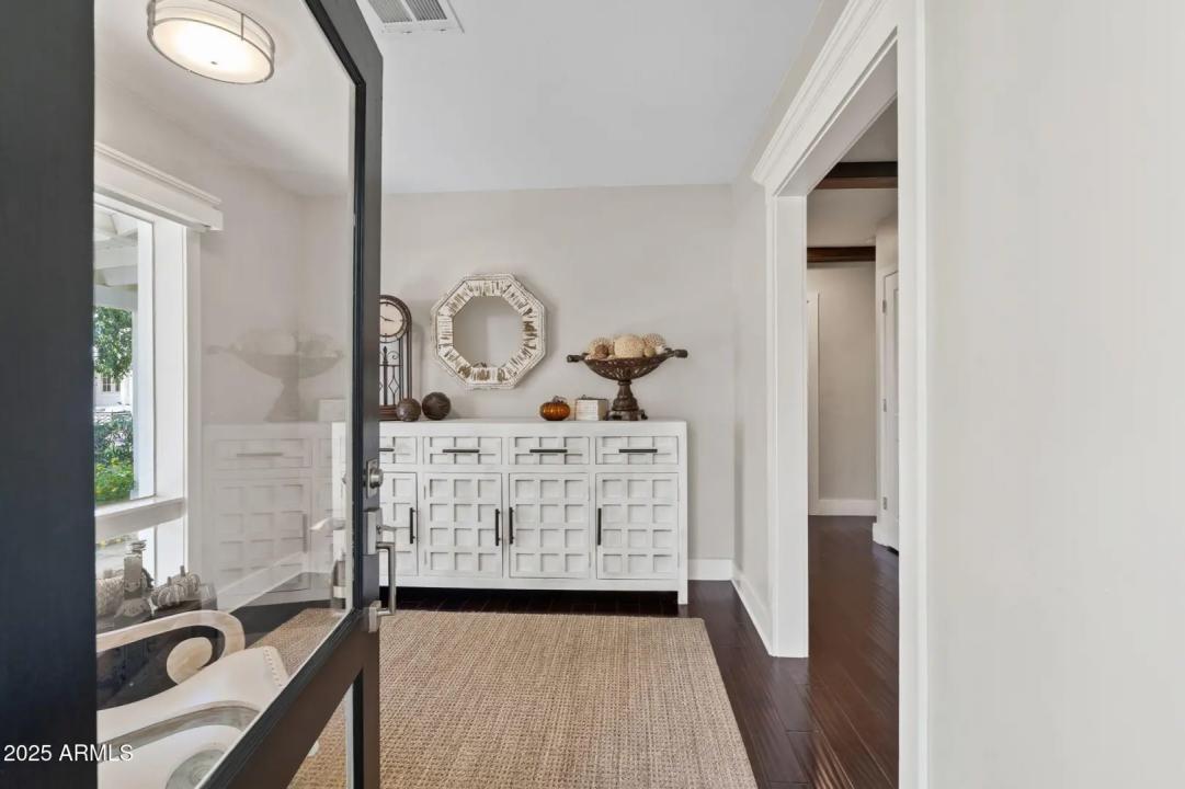 Real Estate Picture 7