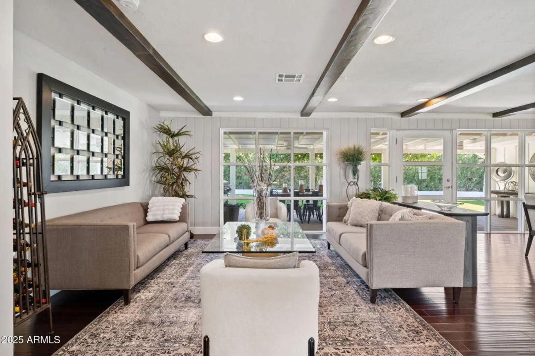 Real Estate Picture 9