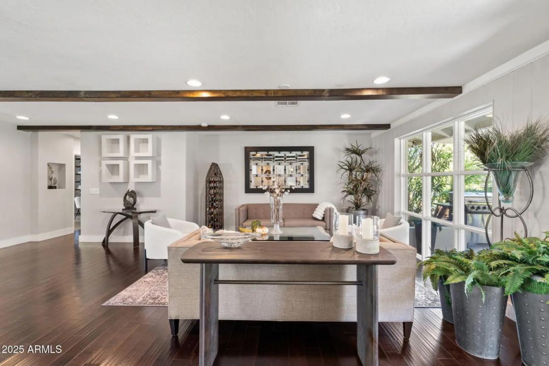 Real Estate Picture 11