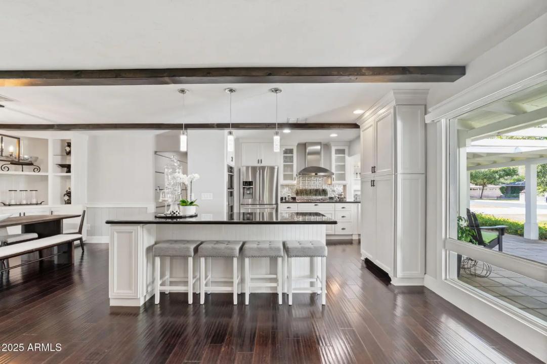 Real Estate Picture 13