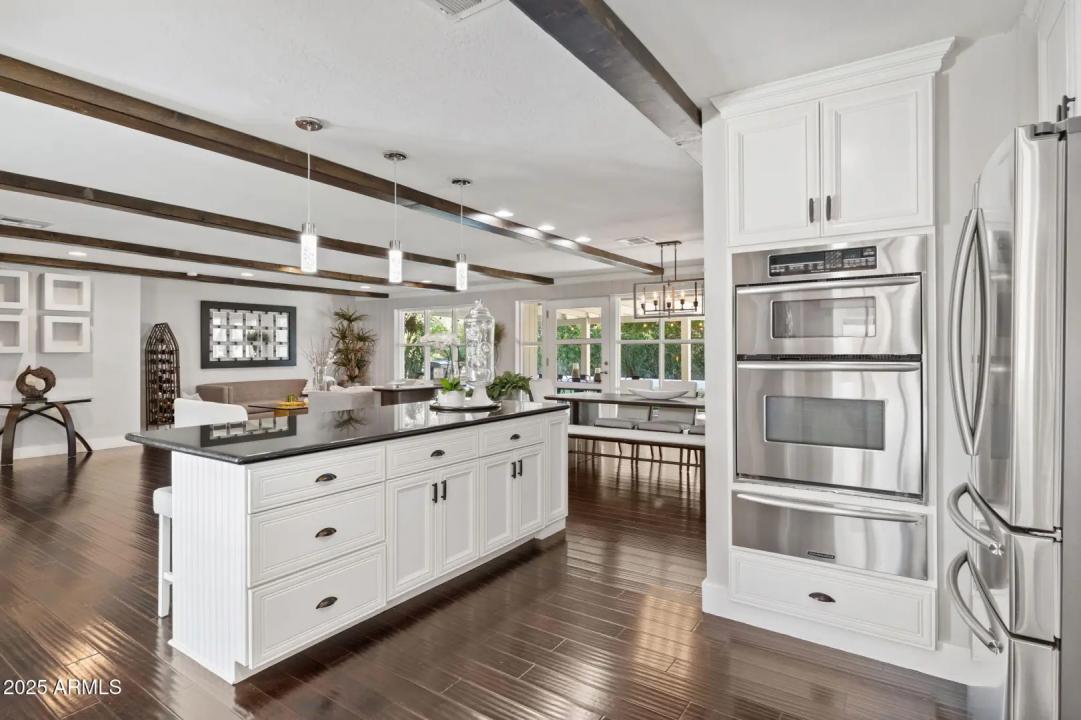 Real Estate Picture 16