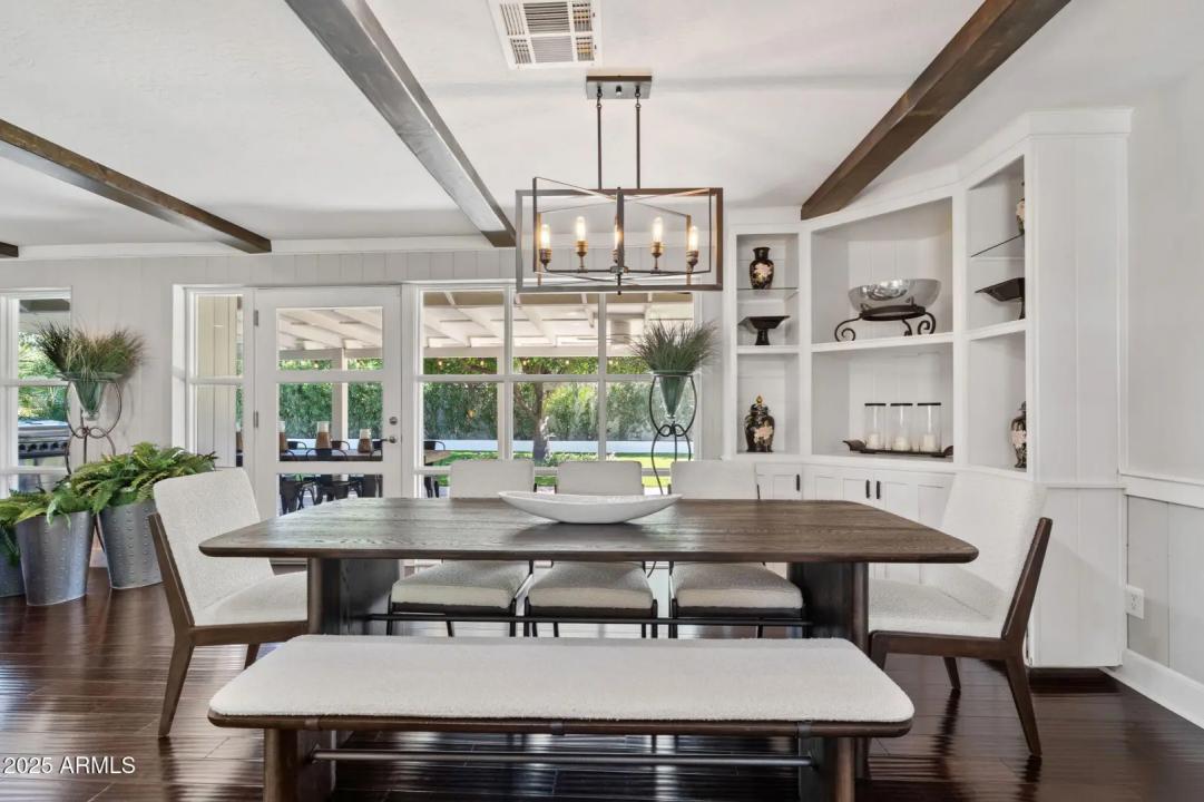 Real Estate Picture 18