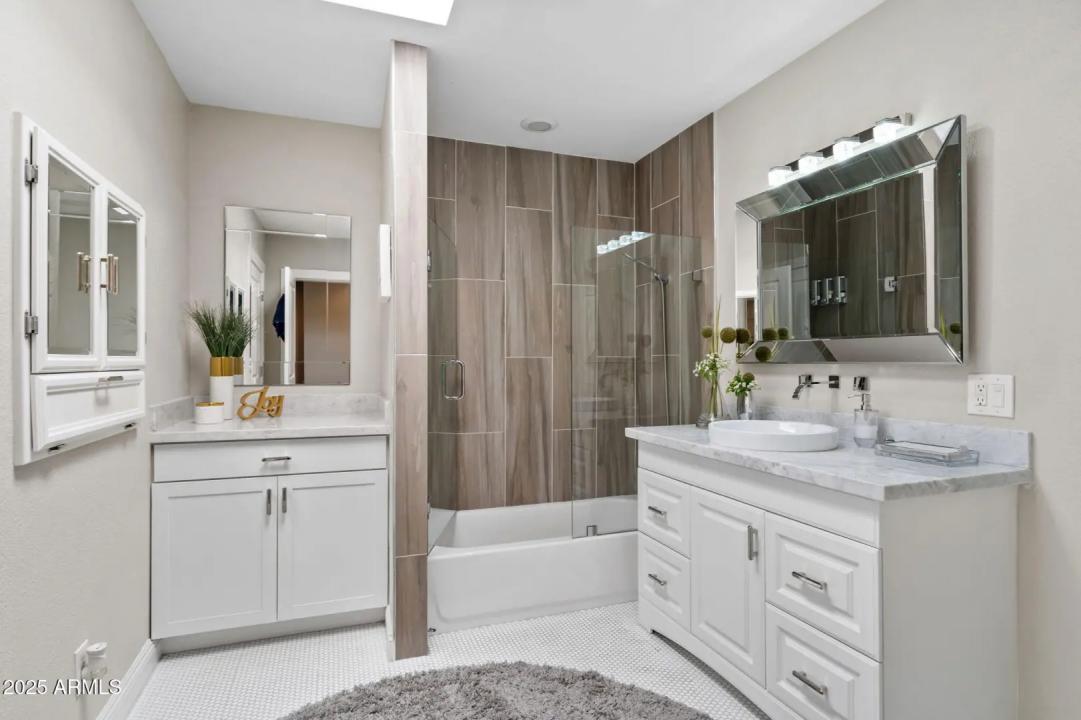 Real Estate Picture 33