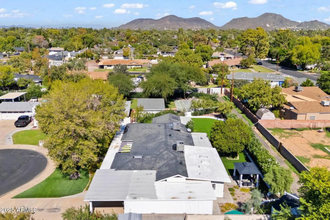 Real Estate Picture 50