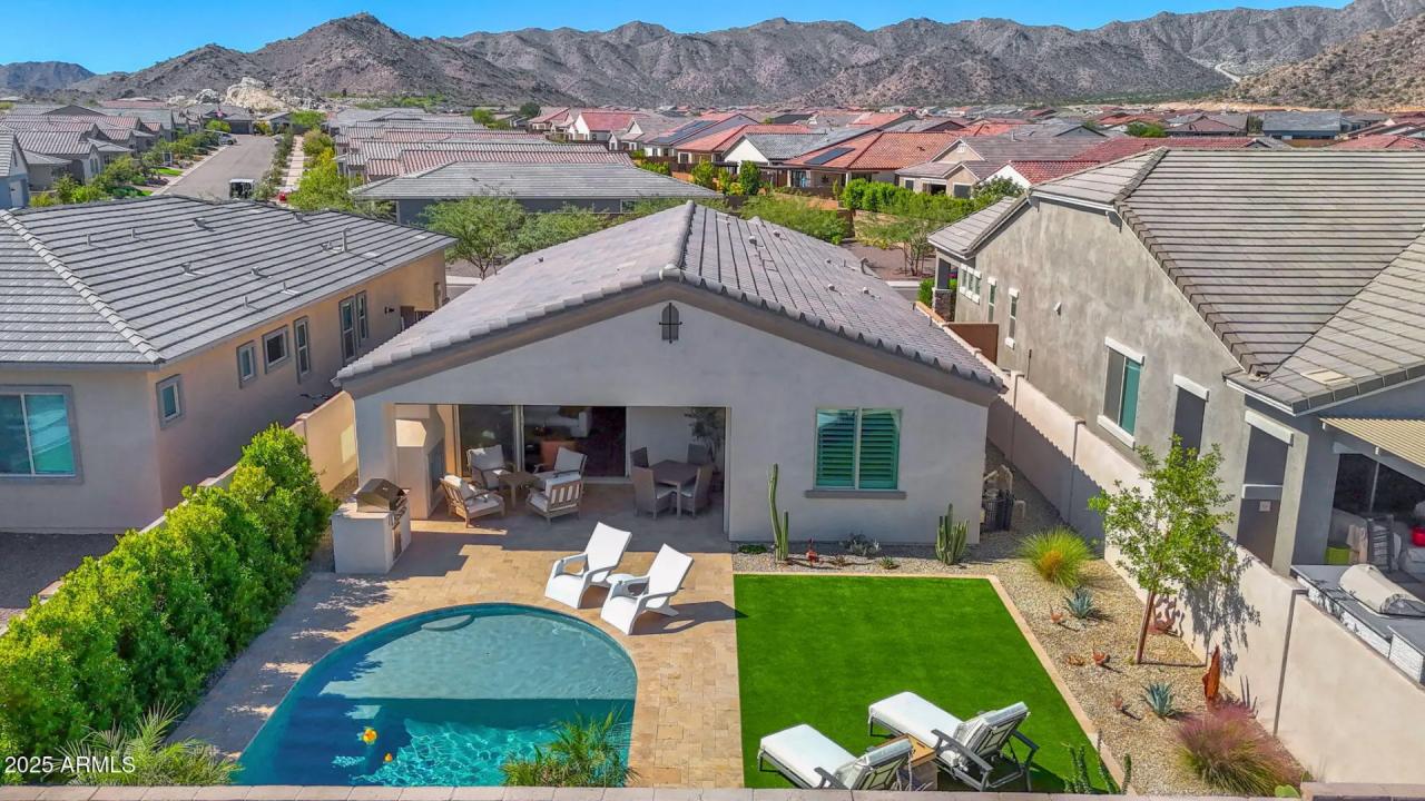 Real Estate Picture 25