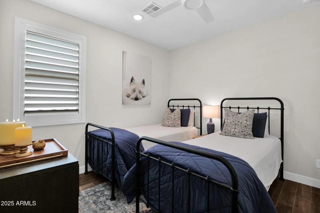 Real Estate Picture 23