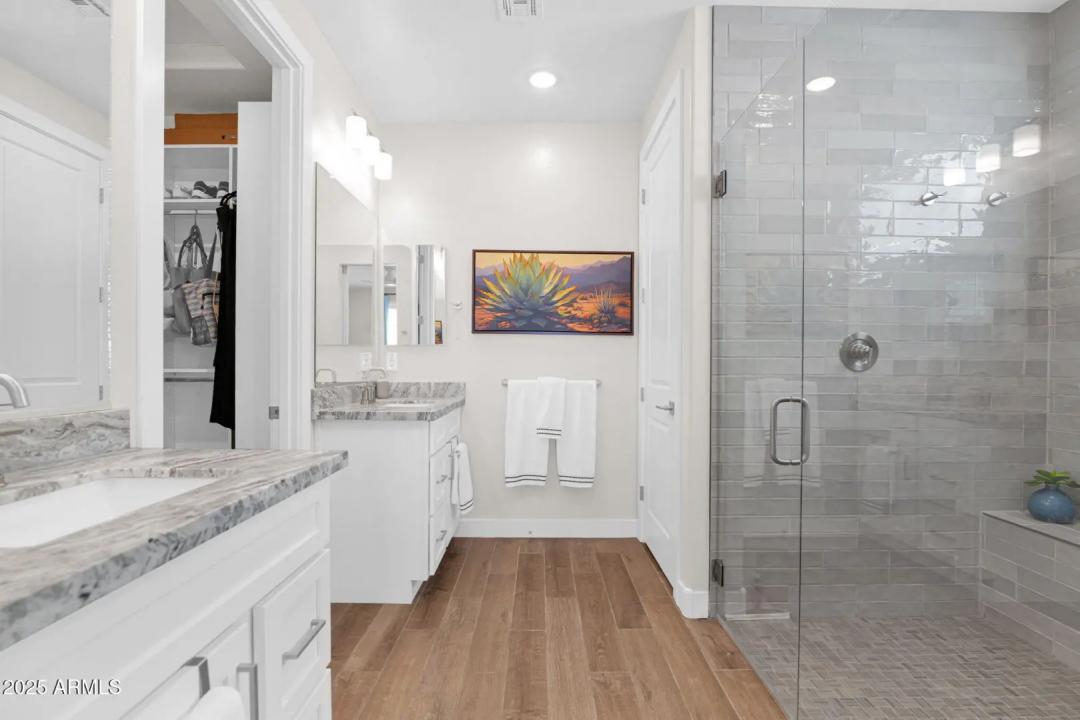 Real Estate Picture 16