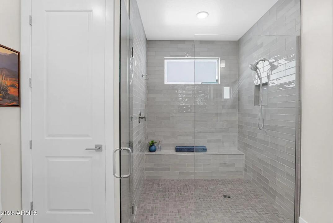 Real Estate Picture 18